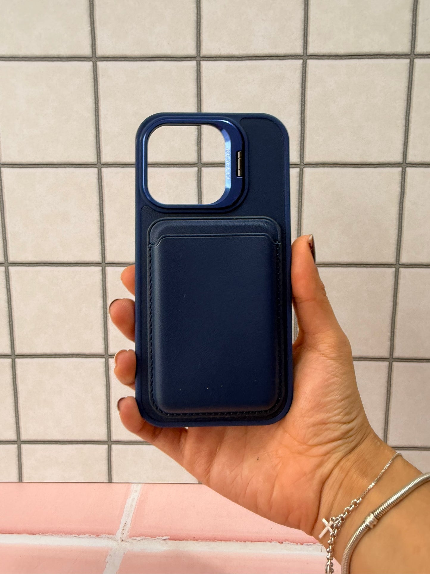 Case Cuero Tarjetero